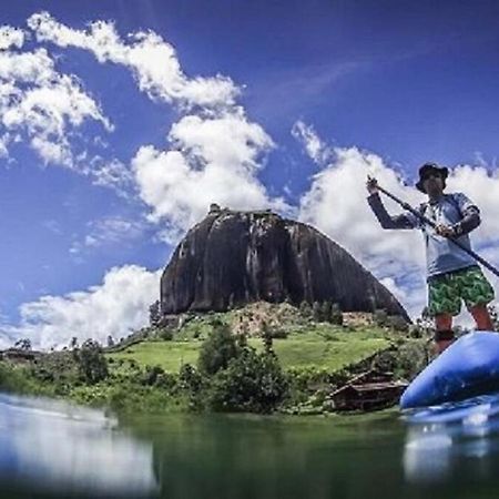 Cabana Privada Sin Prisa "Not Rush" Preciosa! Con Jacuzzi, Vista Y Acceso Directo Al Embalse, Vista A La Piedra , Deporte Acuatico Paddle Board And Breakfast Incluidos ! Imperdible กัวตาเป ภายนอก รูปภาพ