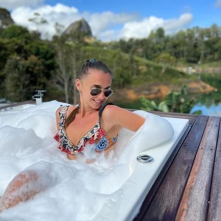 Cabana Privada Sin Prisa "Not Rush" Preciosa! Con Jacuzzi, Vista Y Acceso Directo Al Embalse, Vista A La Piedra , Deporte Acuatico Paddle Board And Breakfast Incluidos ! Imperdible กัวตาเป ภายนอก รูปภาพ