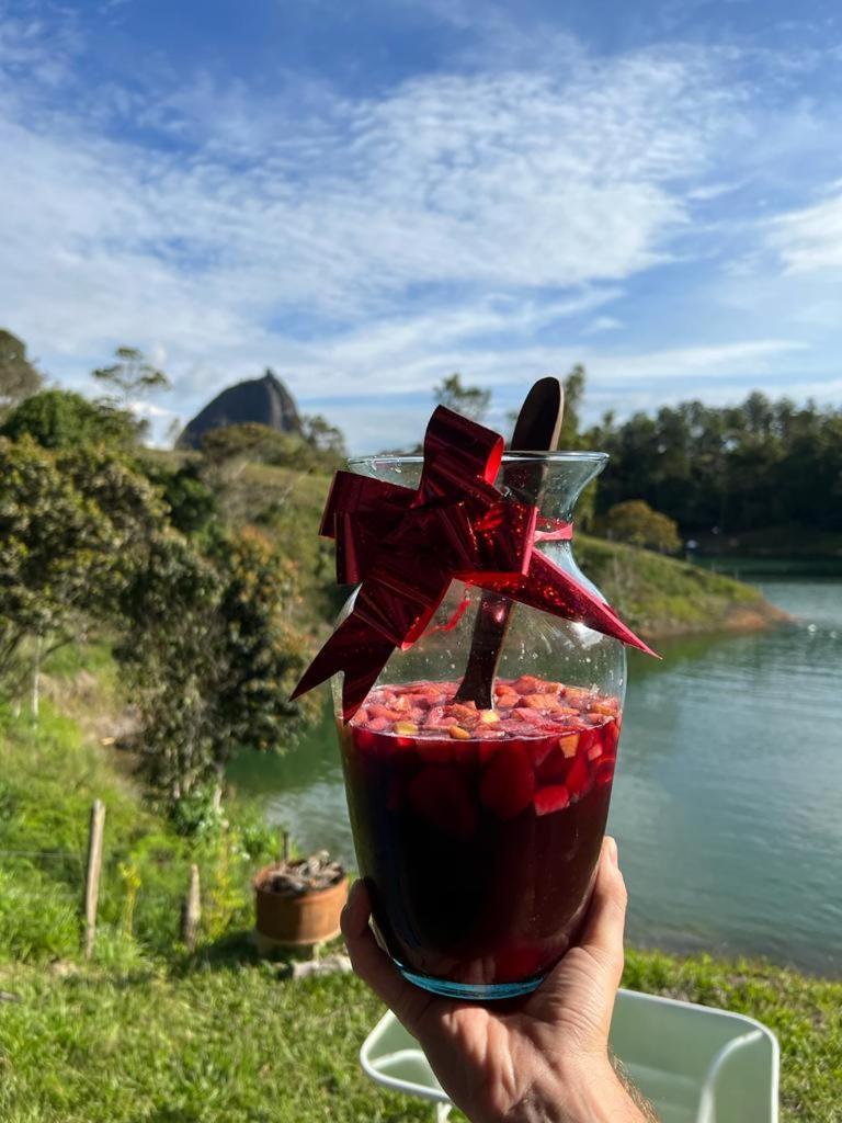 Cabana Privada Sin Prisa "Not Rush" Preciosa! Con Jacuzzi, Vista Y Acceso Directo Al Embalse, Vista A La Piedra , Deporte Acuatico Paddle Board And Breakfast Incluidos ! Imperdible กัวตาเป ภายนอก รูปภาพ